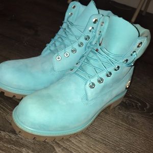 Teal timberlands